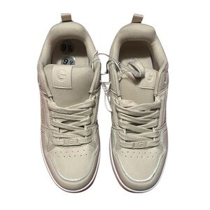 NWOT GBG Los Angeles Cream Casual Sneakers